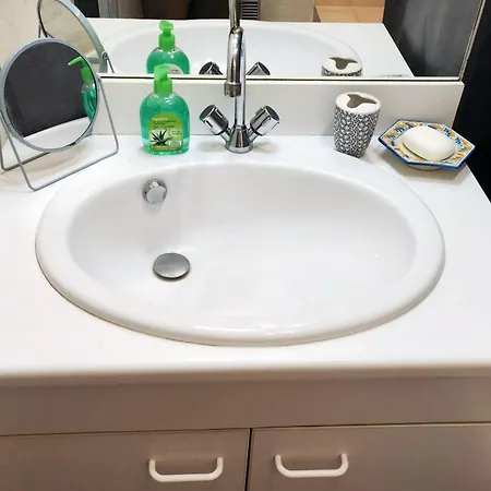 Just A Stone's Throw From The Sea Apartment *